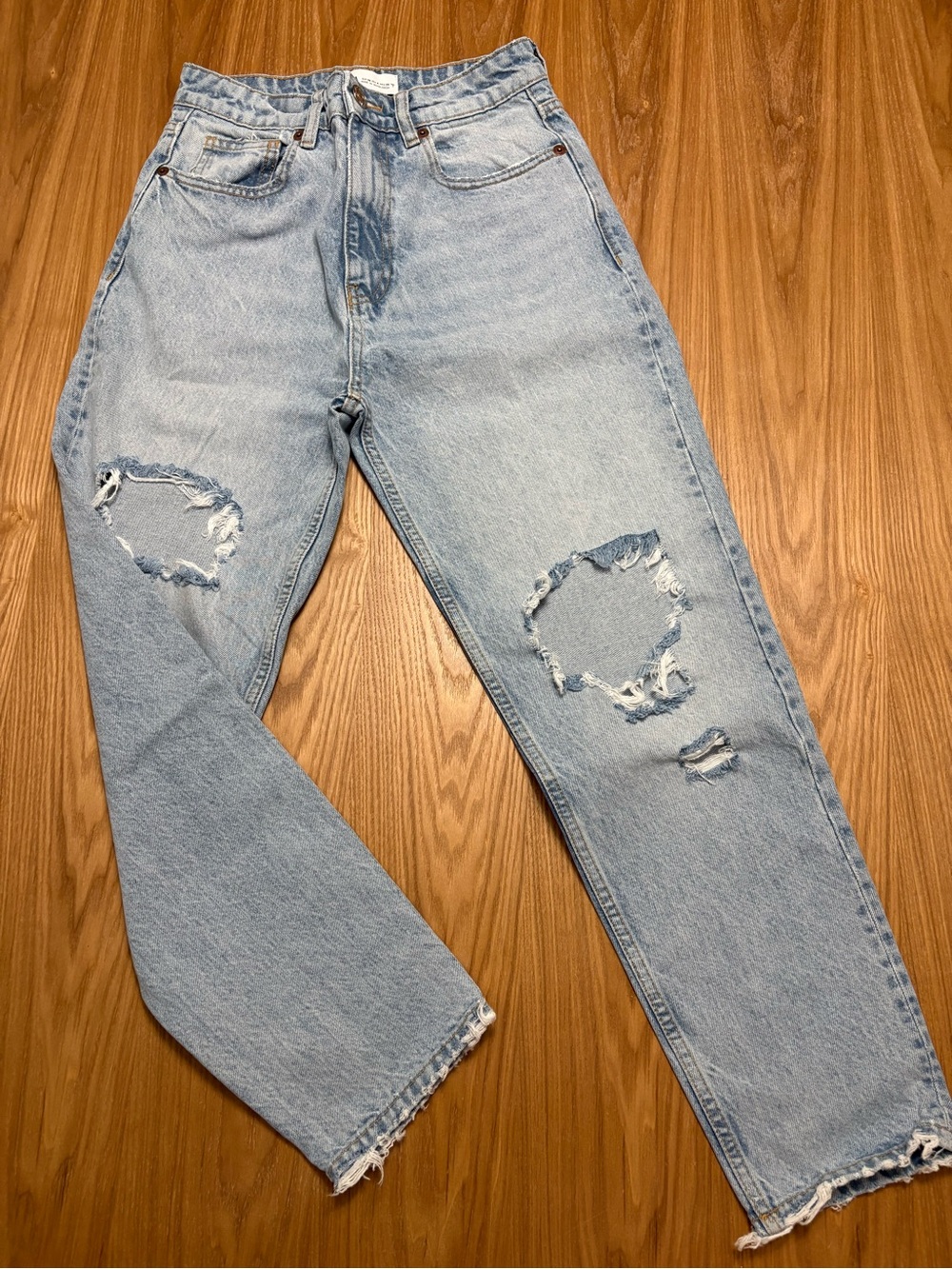 Zara Light Blue Distressed Relaxed Jeans for Women